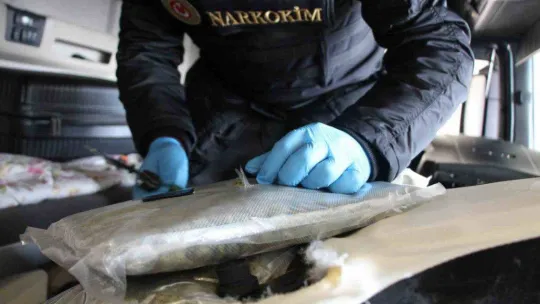 Kapıkule Gümrük Kapısında 11 kilogram esrar ele geçirildi