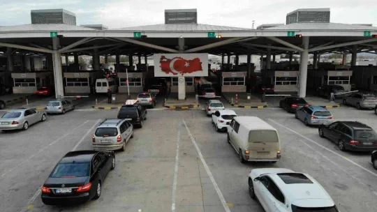 Kapıkule Sınır Kapısı'nda Bulgarların yılbaşı hareketliliği: Uzun araç kuyrukları havadan görüntülendi