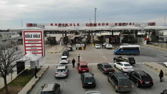 Kapıkule Sınır Kapısı'nda Bulgarların yılbaşı hareketliliği: Uzun araç kuyrukları havadan görüntülendi