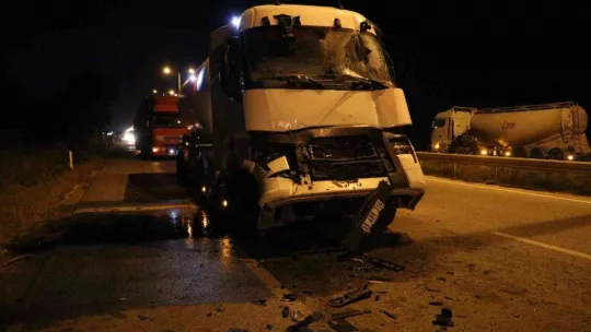 Kapıkule yolunda 2 tır çarpıştı: 1 yaralı