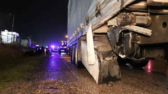 Kapıkule yolunda otomobil tır ile çarpıştı: 5 yaralı