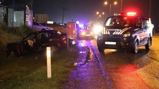 Kapıkule yolunda otomobil tır ile çarpıştı: 5 yaralı