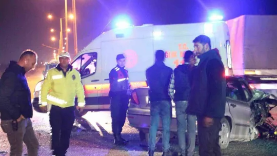 Kapıkule yolunda tır ile çarpışan otomobil hurdaya döndü: 1 yaralı