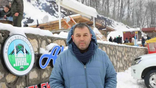 Kar yağınca eğlencenin merkezi oldu: Kızağını alan buraya koştu