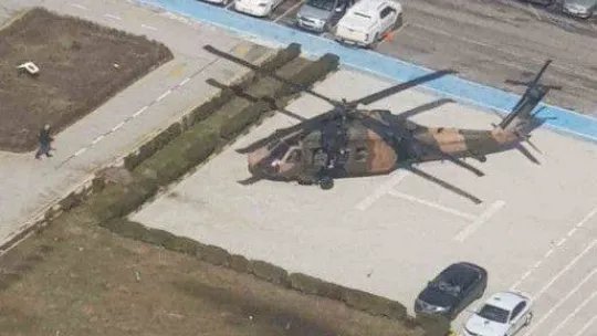 Kara Kuvvetlerine ait helikopterler deprem bölgesinde