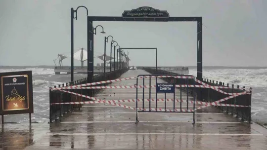 Karadeniz'de dev dalgalar