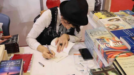 Karantina günlerini şiirlerinde anlattı