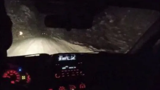 Karda mahsur kalanları böyle kurtardılar