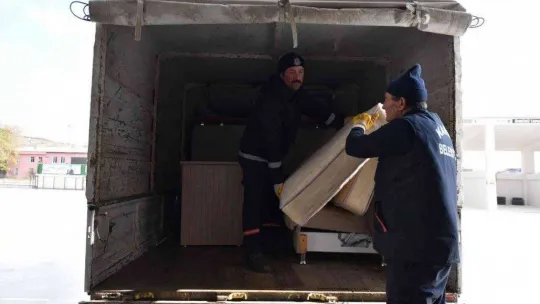 Karesi 'de ihtiyaç fazlası eşyalar geri dönüşüme gitmiyor