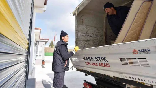 Karesi 'de ihtiyaç fazlası eşyalar geri dönüşüme gitmiyor