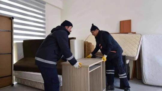 Karesi 'de ihtiyaç fazlası eşyalar geri dönüşüme gitmiyor