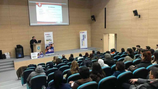 Karesi Belediyesi gençlere Avrupa kapılarını aralıyor