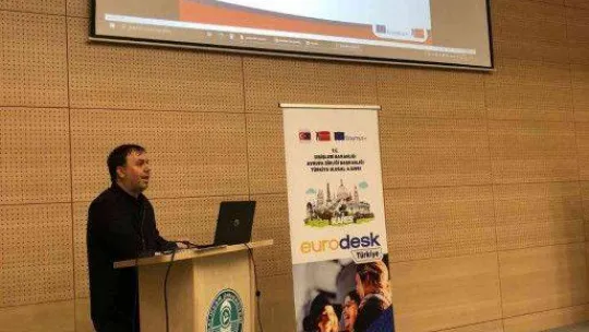 Karesi Belediyesi gençlere Avrupa kapılarını aralıyor