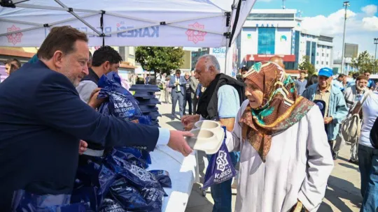 Karesi Belediyesi'nden sokak hayvanlarına 2 ton mama