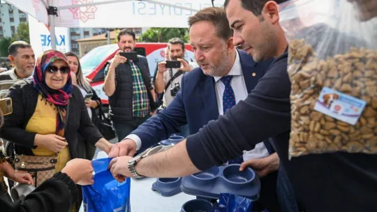 Karesi Belediyesi'nden sokak hayvanlarına 2 ton mama