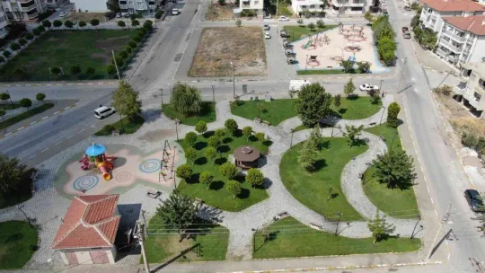 Karesi Belediyesi'nden yeni park ve spor sahaları