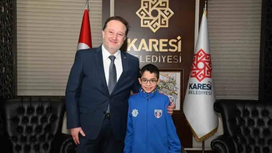 Karesi Belediyespor'un şampiyonları makamda