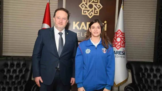Karesi Belediyespor'un şampiyonları makamda