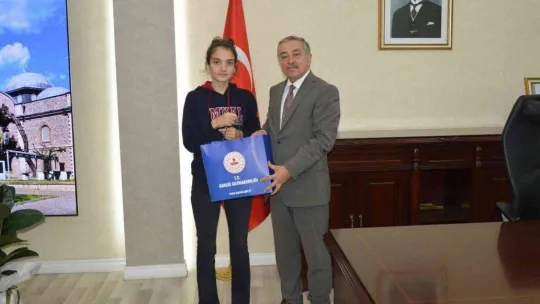 Karesi'de başarılı öğrenciler ödüllendirildi