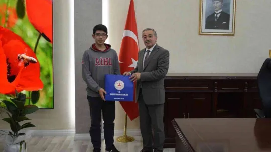 Karesi'de başarılı öğrenciler ödüllendirildi