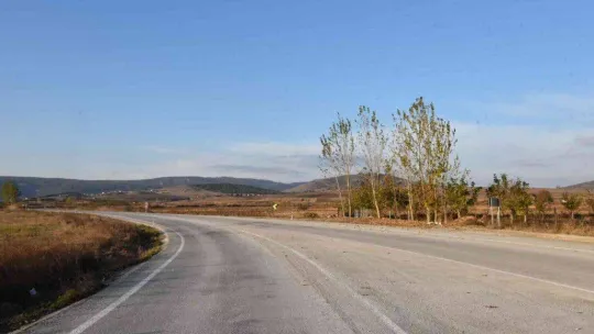 Karesi'de Naipli ve Kocaavşar'a beton yol