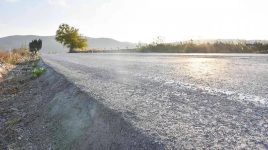 Karesi'de Naipli ve Kocaavşar'a beton yol