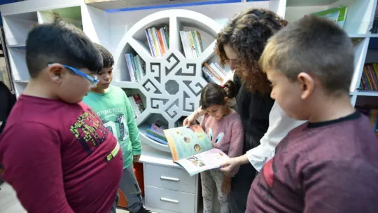 Karesi mobil çocuk kütüphanesi hizmete girdi