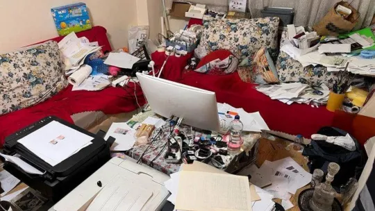 Karı-koca kılığında kiraladıkları evde sahte pasaport üretmişler