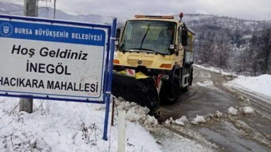 Karlı yollarda yoğun çalışma