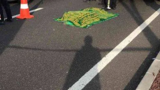 Karşıdan karşıya geçen radyocu, önce kamyon sonra da otobüs çarpması sonucu hayatını kaybetti