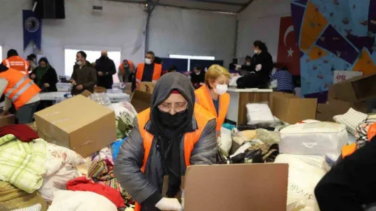 Kartal Belediyesi deprem bölgesi için yardım seferberliği başlattı