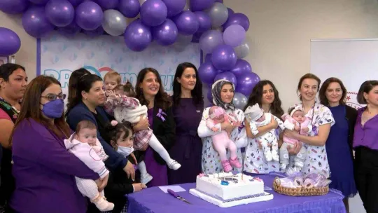 Kartal'da Dünya Prematüre Günü bebekler ve aileleriyle kutlandı