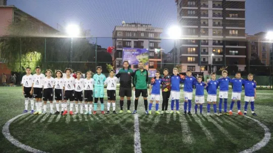 Kartal'da düzenlenen uluslararası futbol turnuvası sona erdi