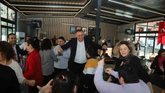 Kartal'da Engelsiz Üretim Atölyesi öğrencileri yeni yılı kutladı