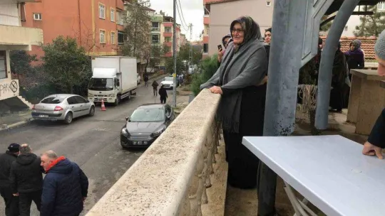 Kartal'da evlerinde ölü bulunan anne ve iki kızı toprağa verildi