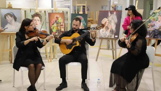 Kartal'da, İranlı kadın sanatçıların 'Mehregan' sergisi kapılarını açtı