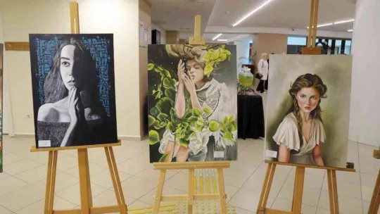 Kartal'da, İranlı kadın sanatçıların 'Mehregan' sergisi kapılarını açtı