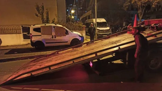 Kartal'da sokağa süratli giren minibüs ortalığı savaş alanına çevirdi