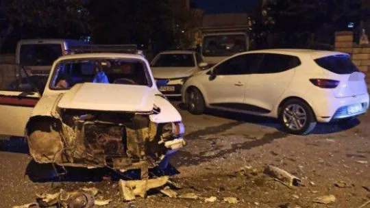 Kartal'da sokağa süratli giren minibüs ortalığı savaş alanına çevirdi