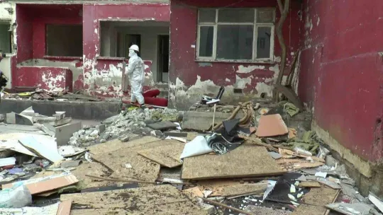 Kartal'da, yıkım kararı alınan yapılarda 'asbest' denetimi