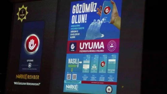 Kartallı vatandaşlara 'En İyi Narkotik Polisi Anne' eğitimi