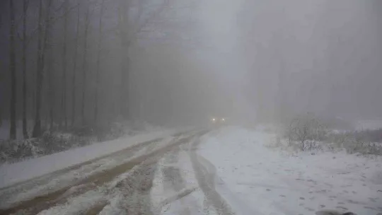 Kartepe'de kar kalınlığı 10 santimetreye yaklaştı