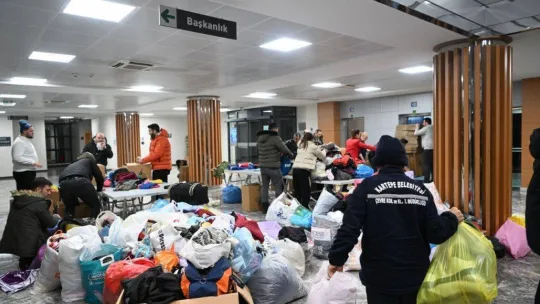 Kartepe depremzedeler için tek yürek oldu