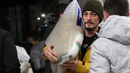 Kartepe depremzedeler için tek yürek oldu