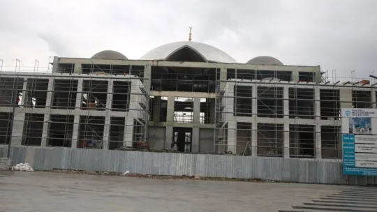 Kartepe Kent Meydanı'na sosyal donatılı cami