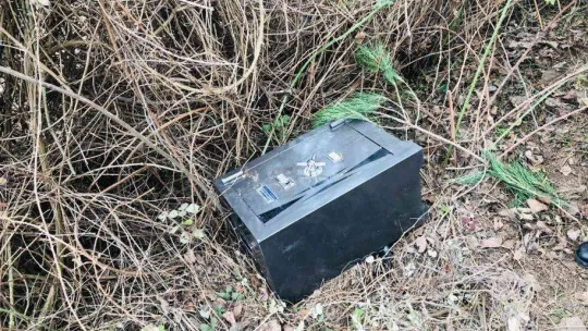 Kasa hırsızları jandarmadan kaçamadı