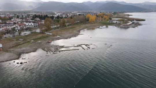 Kasım ayının ortasında gölde yüzdüler