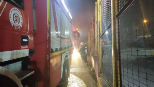 Kauçuk fabrikasında çıkan yangın söndürüldü