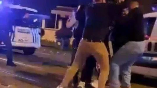 Kavga eden guruba biber gazlı müdahale