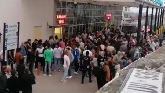 Kayalıklardan düşerek ölen gencin annesinin feryadı yürekleri dağladı